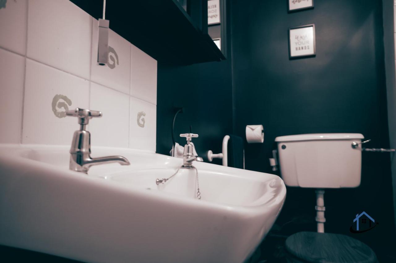 Flat 1 - King Bed, Parking, Workspace, Wi-Fi, Corporates Nottingham Exterior foto